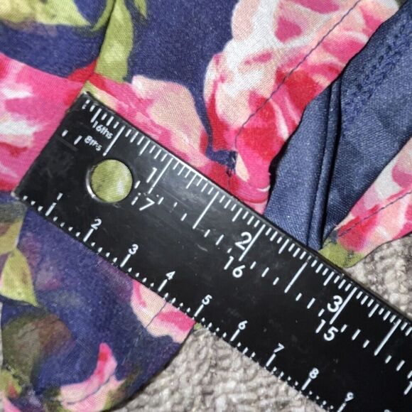 Charlotte Russe Women’s Shorts Sz XS Pink Roses Size Zip Lined Summer - Picture 7 of 8